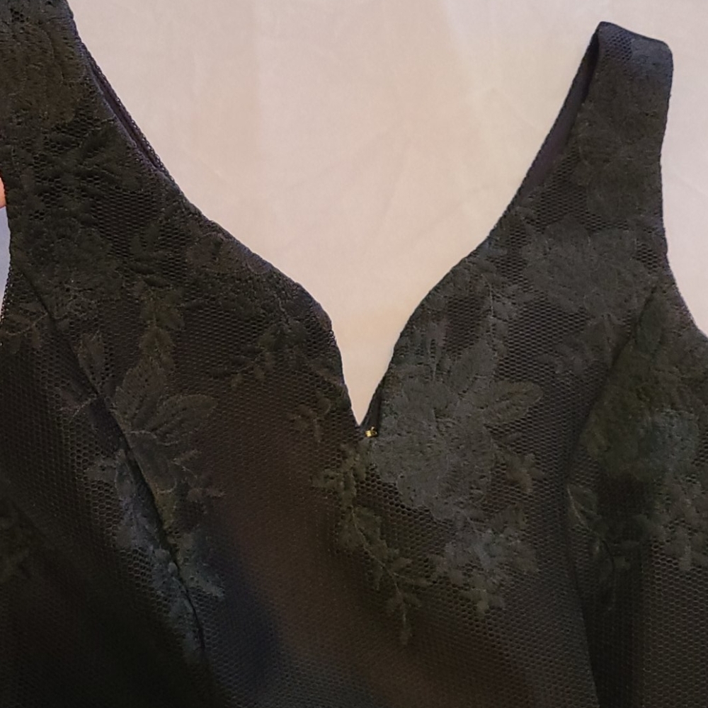 Dress - Picture 3 of 6